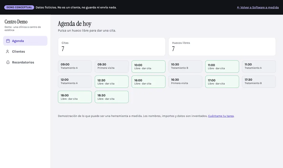 Demo de software para clínica: agenda del día con huecos libres
