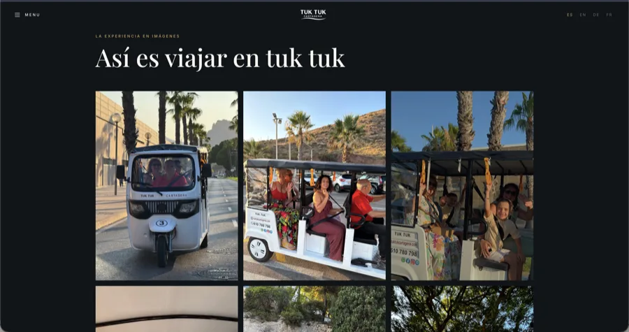 Galería de fotos reales de los tuk tuks de Cartagena con clientes a bordo