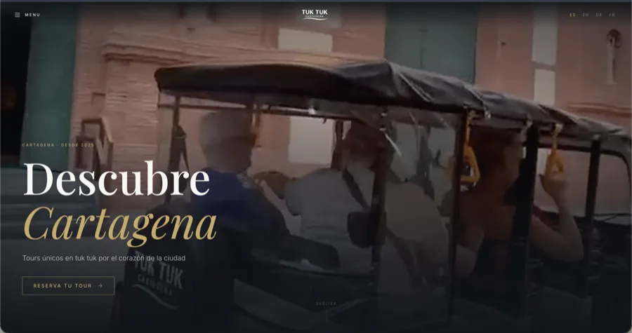 Portada de la web de TukTuk Cartagena, con vídeo de fondo y botón de reserva