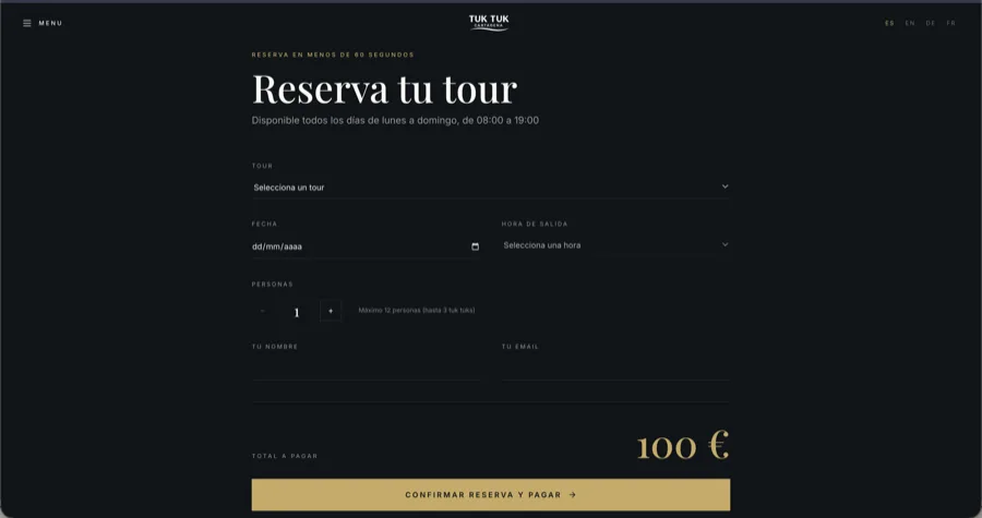 Formulario de reserva de TukTuk Cartagena con tour, fecha, hora, número de personas, total a pagar y botón de confirmar y pagar